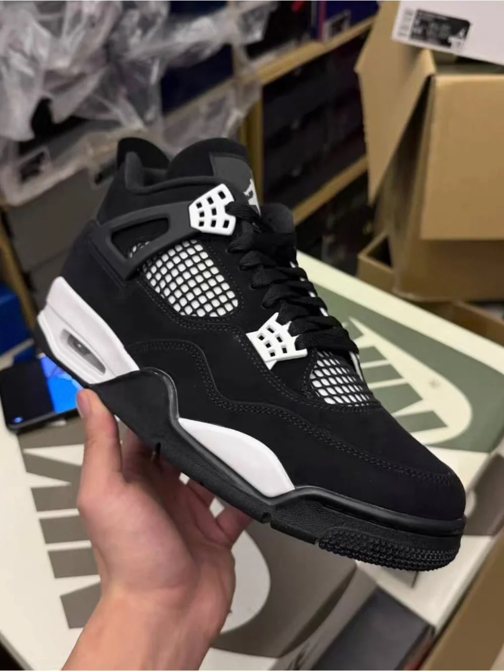 🖤🤍Air Jordan 4 Retro “White Thunder”